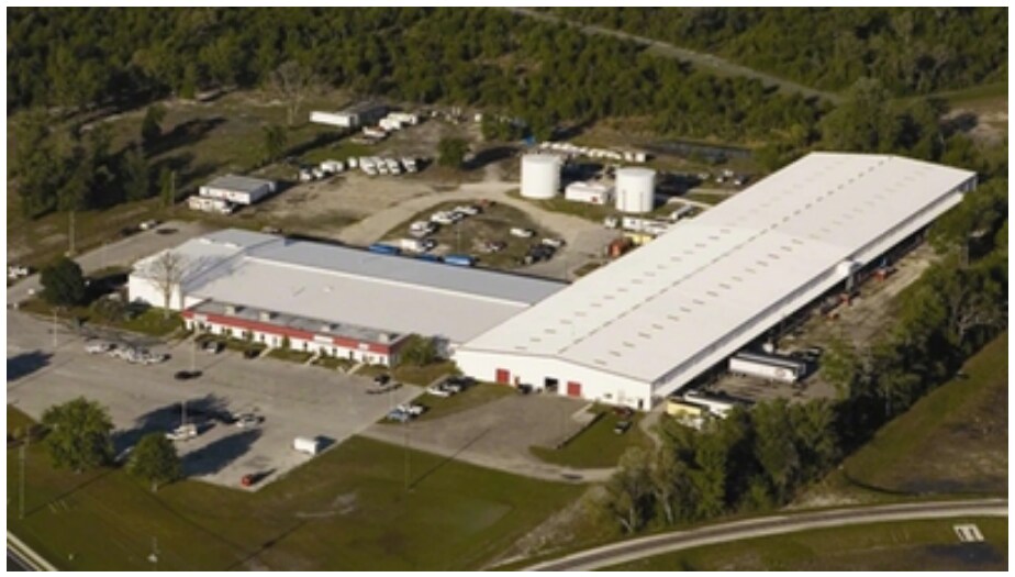 More Photos Of 2005-2055 Broad St, Brooksville Warehouse For Lease