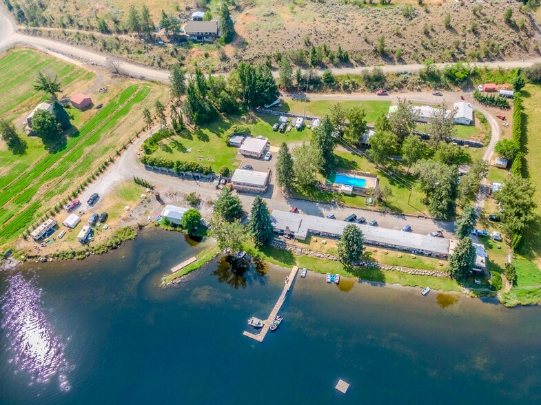 More Photos Of 10 McCammon Rd, Tonasket Hotel For Sale