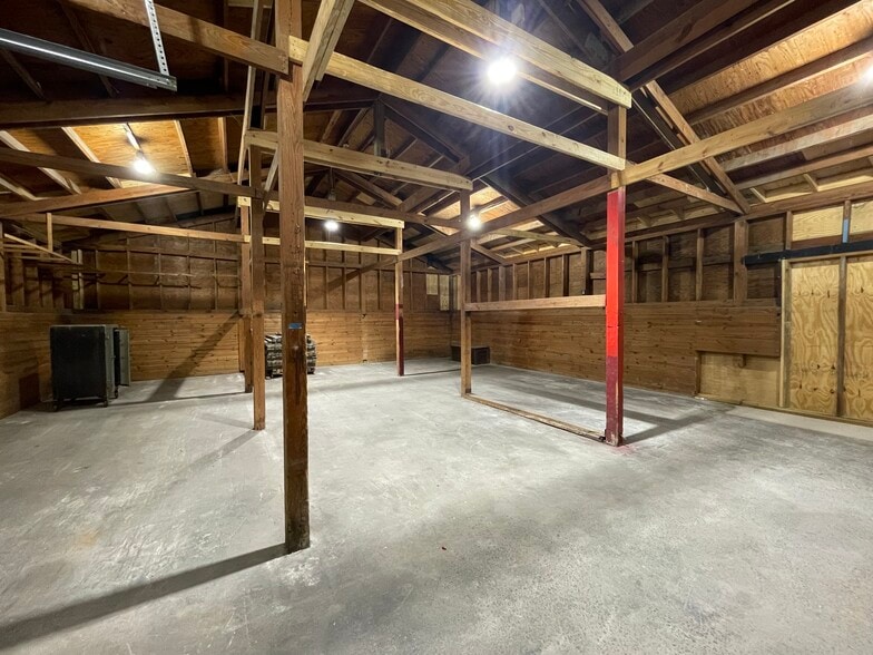 More Photos Of 3310 Fields St, Farmville Warehouse For Lease