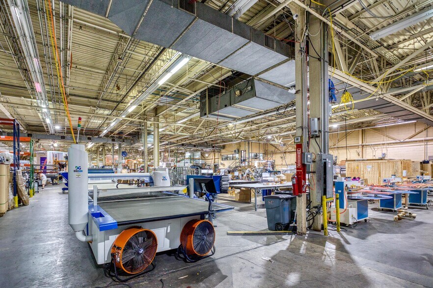 More Photos Of 1800 University Pky, Sarasota Warehouse For Sale