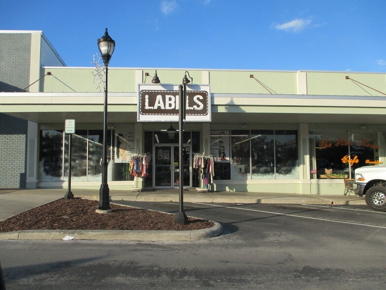 More Photos Of 200 W Tompkins St, Inverness General Retail For Lease