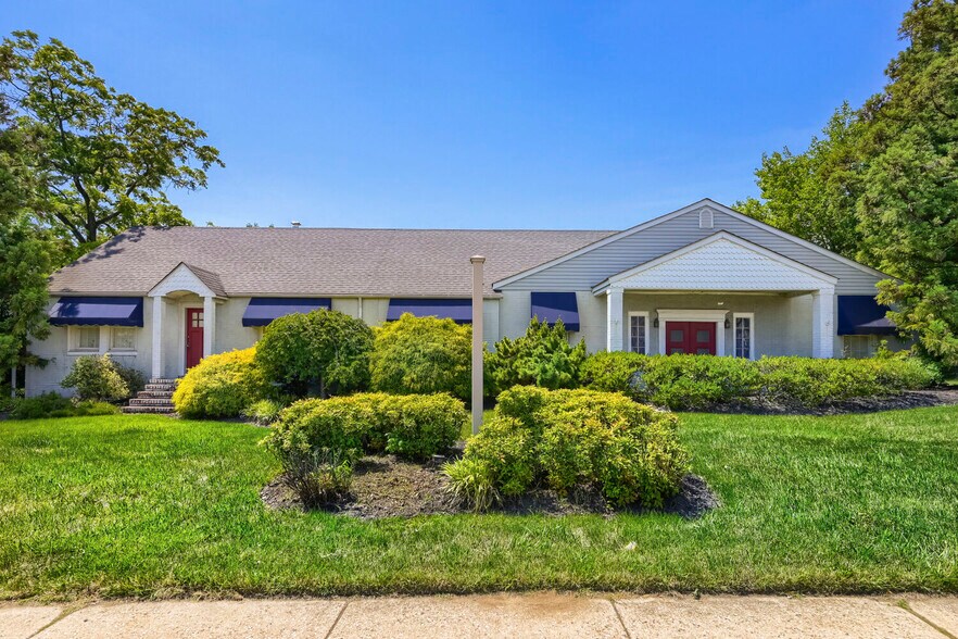 More Photos Of 426 S Crain Hwy, Glen Burnie Funeral Home For Sale