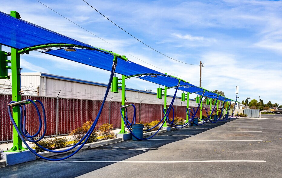 More Photos Of 1810 E Yosemite Ave, Manteca Carwash For Sale