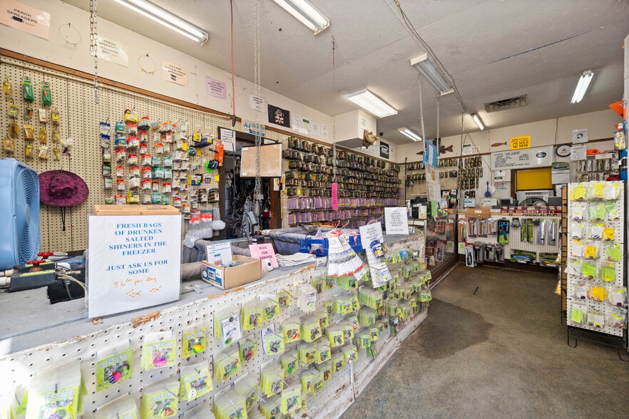 More Photos Of 6797 W Lakeshore Dr, Port Clinton Freestanding For Sale