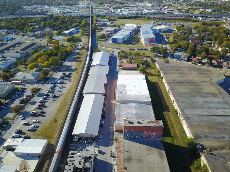 More Photos Of 120 W Lachapelle, San Antonio Warehouse For Lease