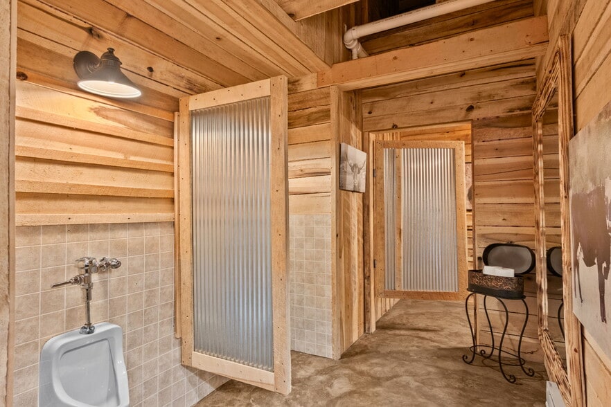 More Photos Of 6863 E Highway 80, Russell Springs Lodge Meeting Hall For Sale