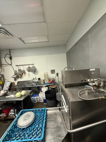 More Photos Of 28 N Los Robles Ave, Pasadena Storefront For Lease