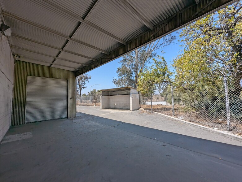 More Photos Of 8866 Laurel Canyon Blvd, Sun Valley Manufacturing For Sale