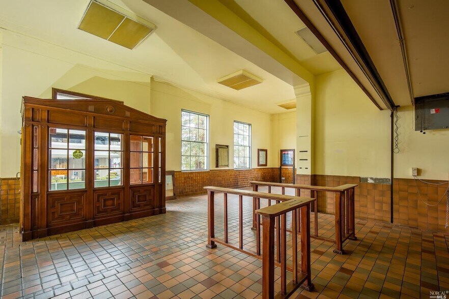 More Photos Of 224 N Oak St, Ukiah Office Residential For Lease