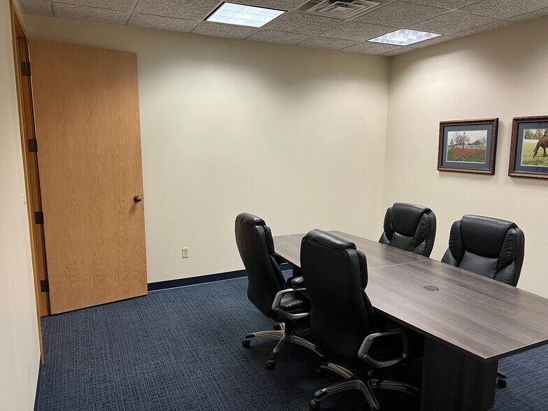 More Photos Of 444 E Main St, Lexington Office For Lease