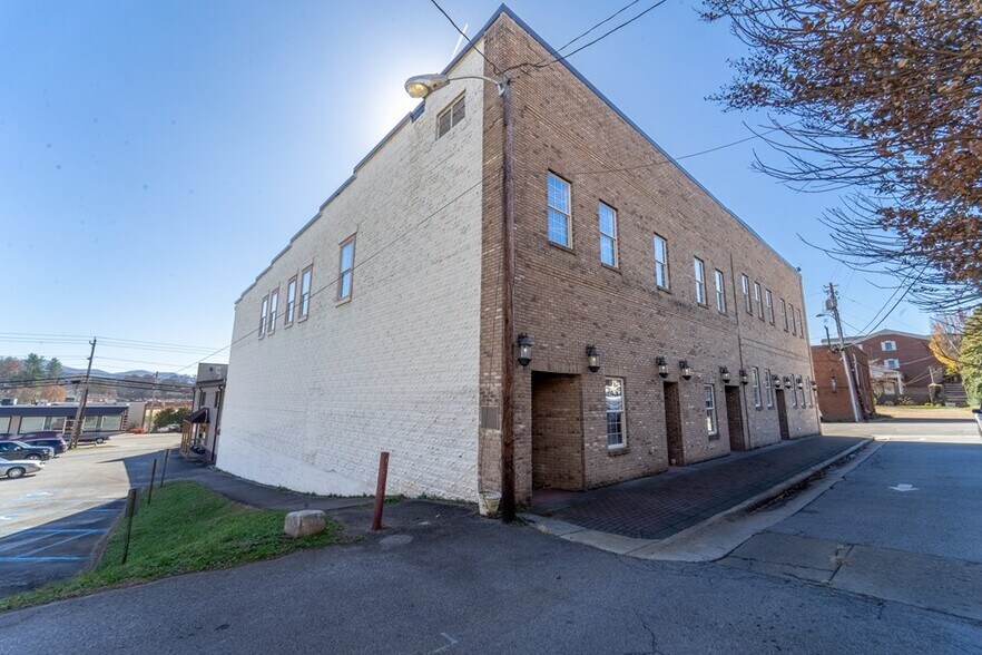 Primary Photo Of 9 Stewart St, Franklin Office For Sale