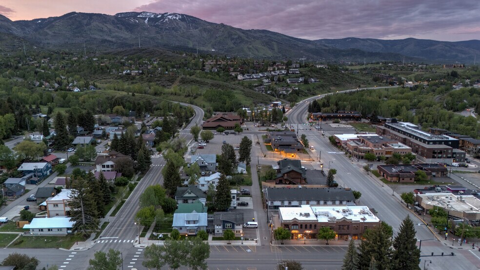 More Photos Of 442 Lincoln Ave, Steamboat Springs Flex For Sale