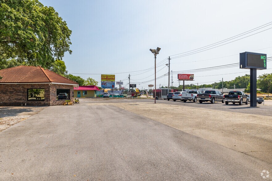 More Photos Of 500 Eglin Pky, Fort Walton Beach Auto Dealership For Sale