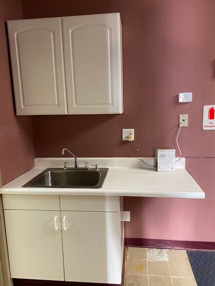 More Photos Of 1371 Deer Park Ave, North Babylon Storefront Retail Office For Lease