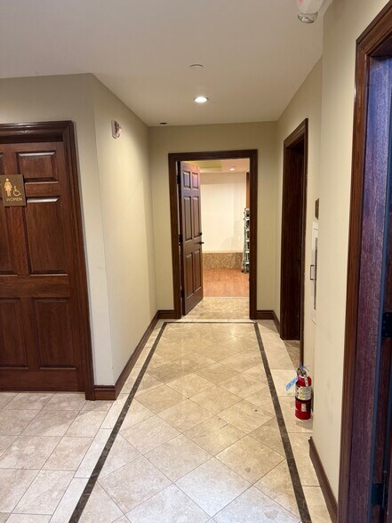 More Photos Of 1409 Sutter St, San Francisco Hotel For Lease