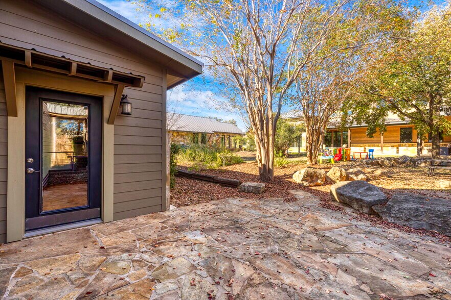 More Photos Of 1420 River Rd, Boerne Medical For Lease