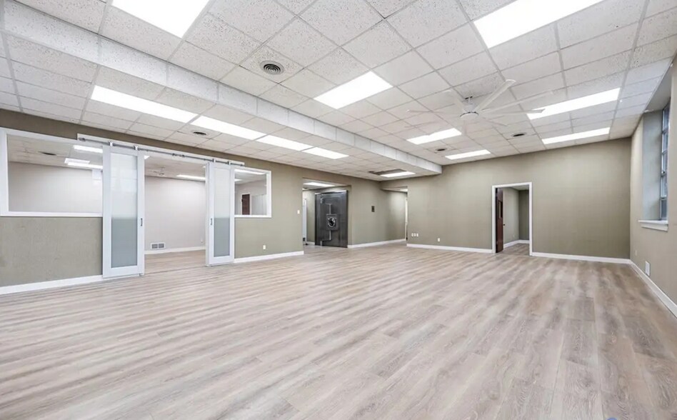 More Photos Of 16186 Beaverdam School Rd, Beaverdam Bank For Sale