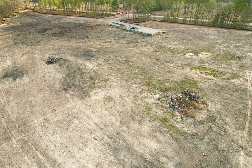 More Photos Of 1085 Old River Rd, Bloomingdale Distribution For Lease