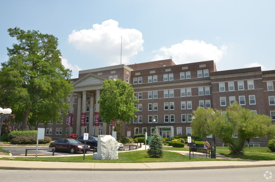 Primary Photo Of 3300 Henry Ave, Philadelphia Office Residential For Lease