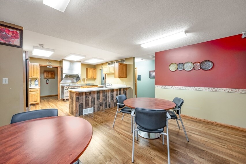 More Photos Of 311 S Nicollet St, Blue Earth Healthcare For Sale