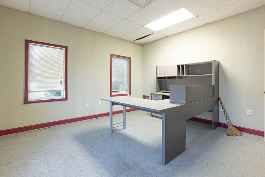 More Photos Of 7340 Bridgewater Rd, Dayton Warehouse For Lease
