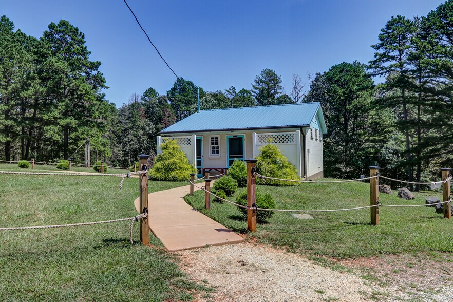 More Photos Of 1105 W Lake Rd, Spout Spring Trailer Camper Park For Sale