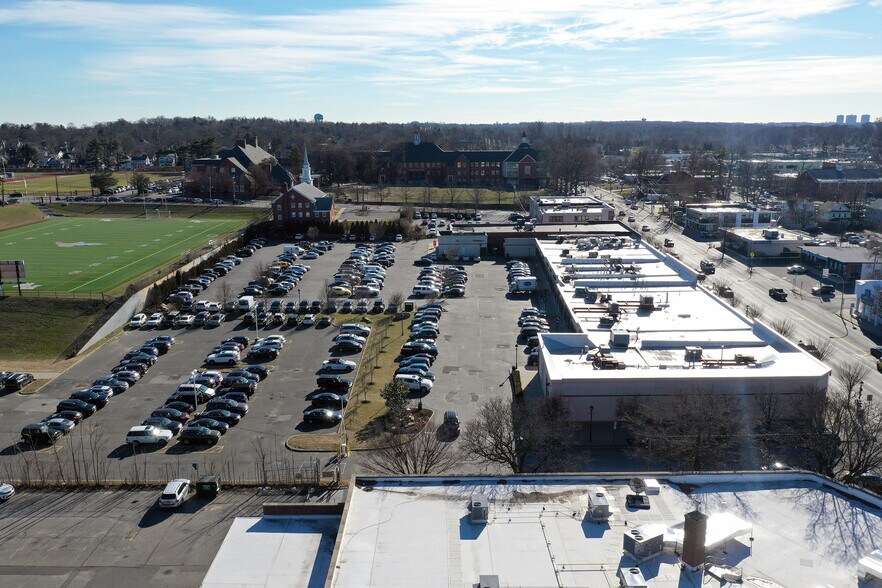 More Photos Of 961-1029 Port Washington Blvd, Port Washington General Retail For Lease