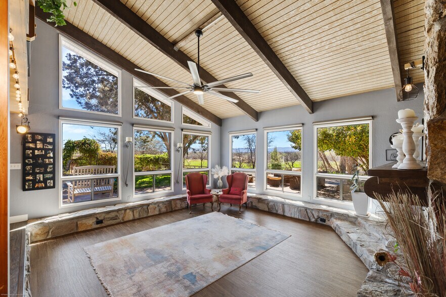 More Photos Of 10580 E Swinging Bridge Ln, Cornville Specialty For Sale