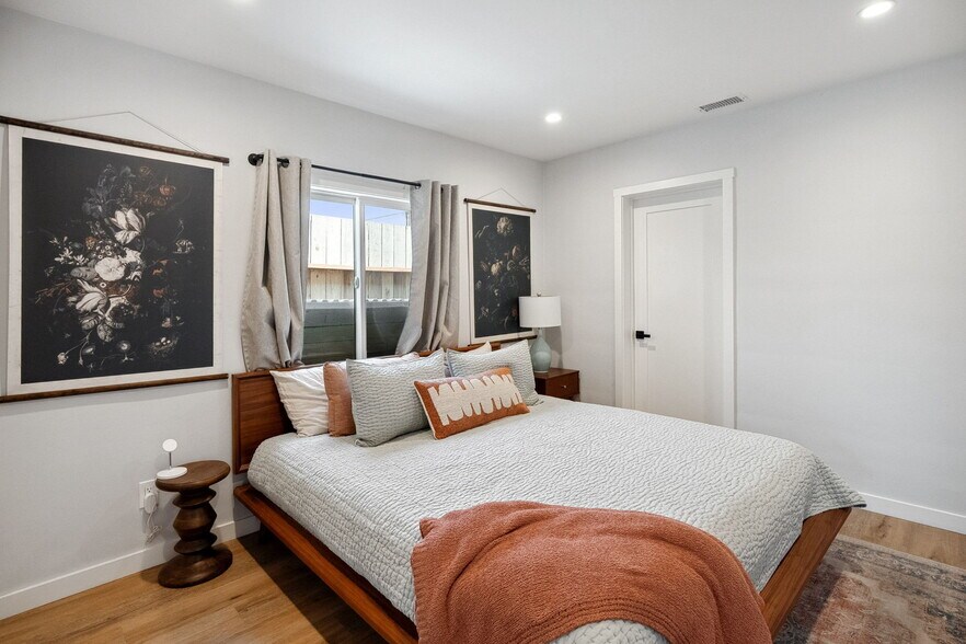 More Photos Of 4852 S Centinela Ave, Los Angeles Multifamily For Sale