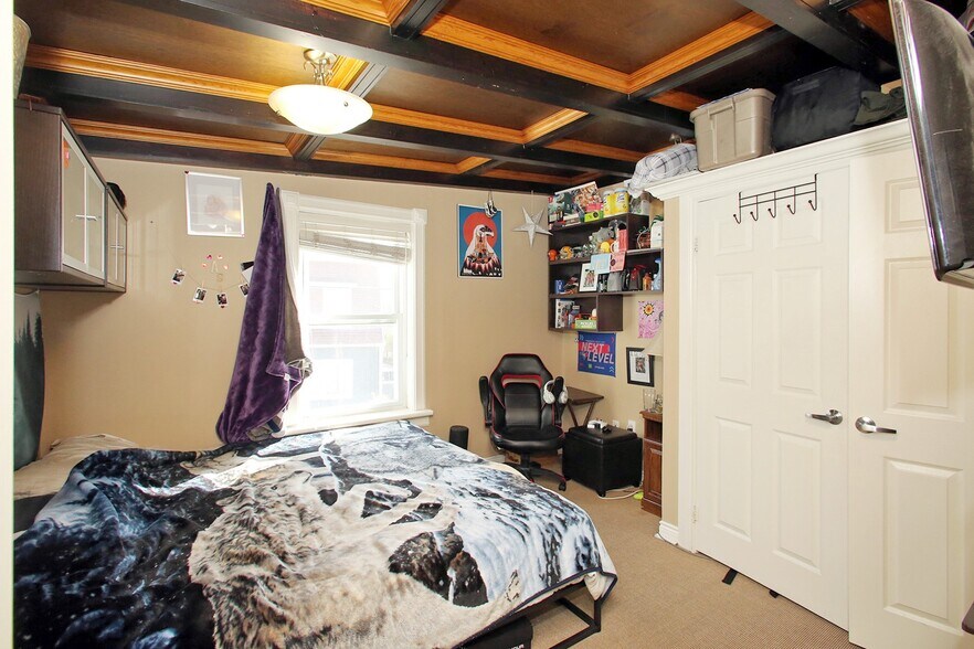 More Photos Of 10-12 Centre St, Markham Office Residential For Sale