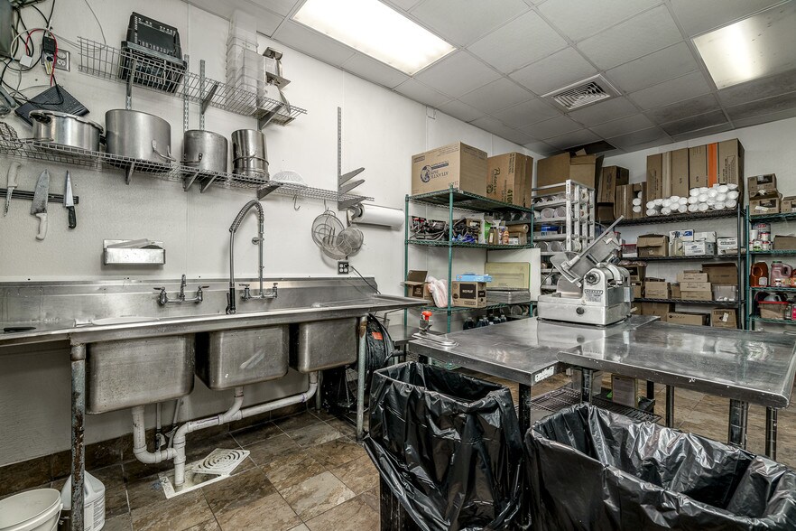 More Photos Of 100 E Fort Macon Rd, Atlantic Beach Restaurant For Sale