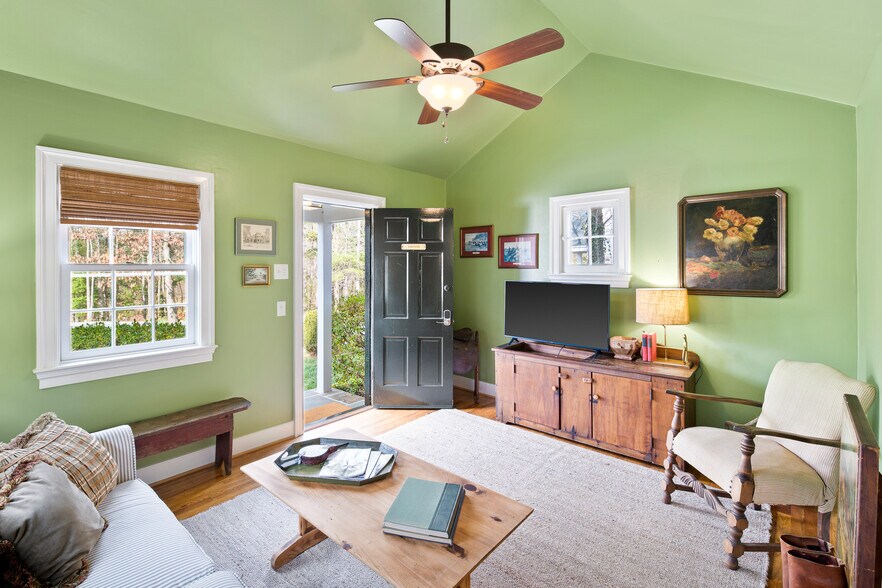 More Photos Of 3500 Sunset Lodge Ct, Charlottesville Hotel For Sale