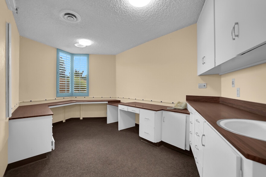 More Photos Of 11311 La Mirada Blvd, Whittier Medical For Lease