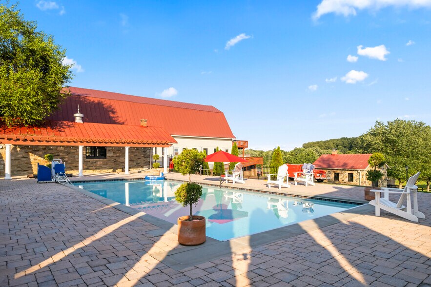 More Photos Of 15158 Berlin Tpke, Purcellville Lodge Meeting Hall For Lease