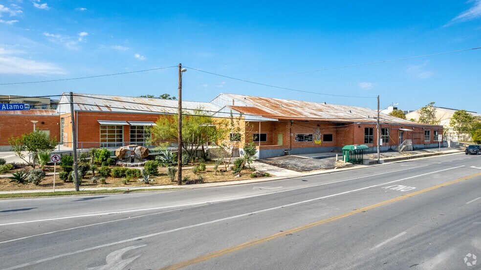 Primary Photo Of 1518 S Alamo St, San Antonio Loft Creative Space For Lease