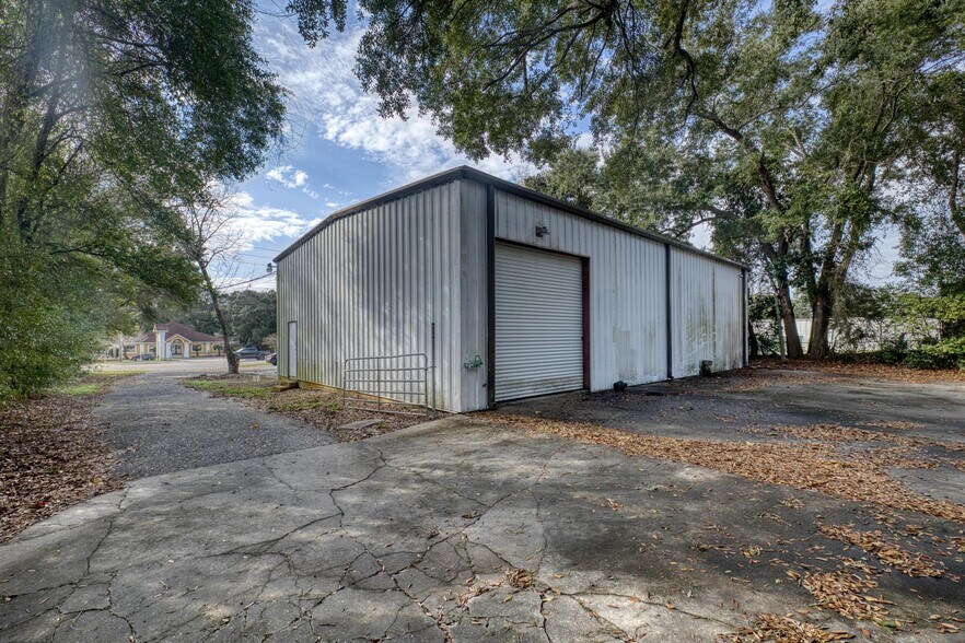 More Photos Of 1014 Creighton Rd, Pensacola Flex For Lease
