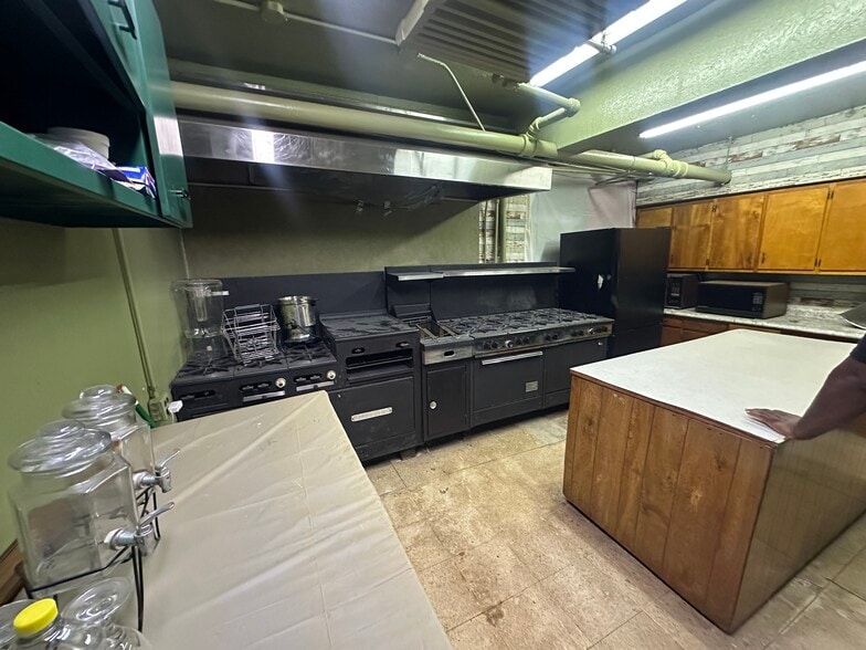 More Photos Of 2245 E Riverside Dr, Indianapolis Religious Facility For Sale