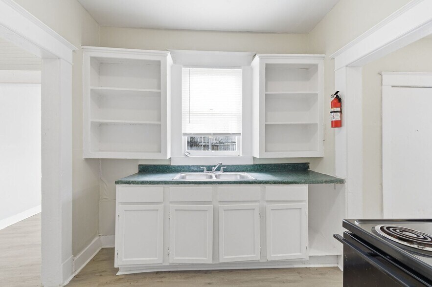 More Photos Of 214 E Huff Ave, San Antonio Apartments For Sale