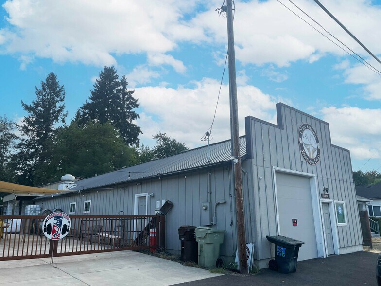 More Photos Of 31441 NW Commercial St, North Plains Freestanding For Lease