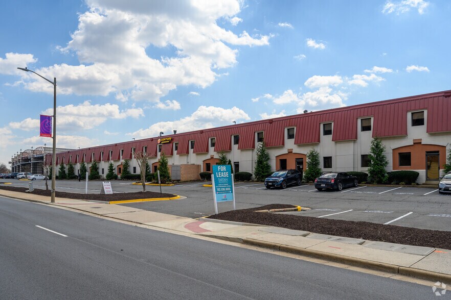 More Photos Of 2034 Eisenhower Ave, Alexandria Office For Lease