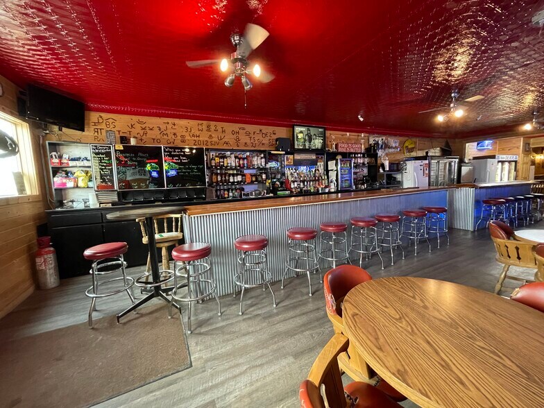 More Photos Of 203 Whinery, Binford Casino For Sale