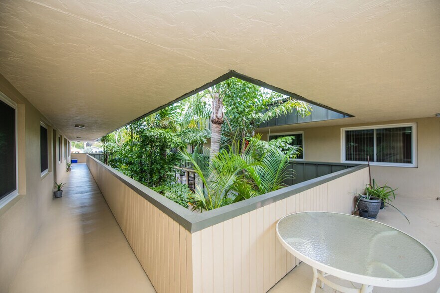 More Photos Of 2595 Tamiami Trl, Port Charlotte Apartments For Lease