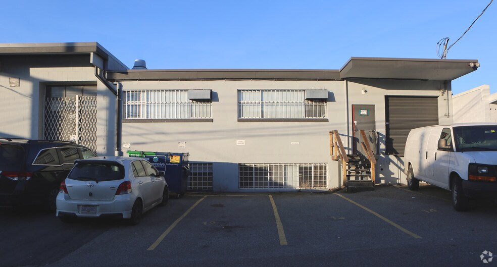 More Photos Of 54-66 E 4th Ave, Vancouver Showroom For Lease