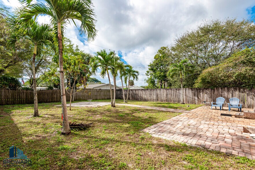 More Photos Of 330 SW 20th St, Fort Lauderdale Multifamily For Sale