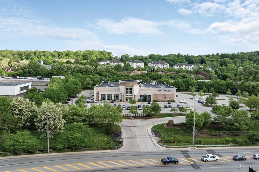 More Photos Of 1175 Virginia Dr, Fort Washington Health Club For Sale