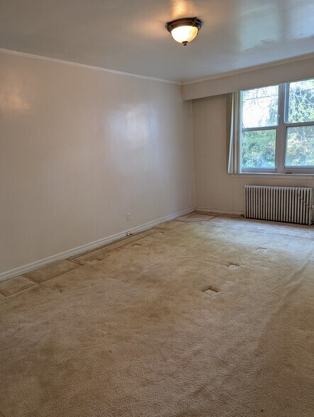 More Photos Of 207-11 Hillside Ave, Jamaica Storefront Retail Residential For Sale