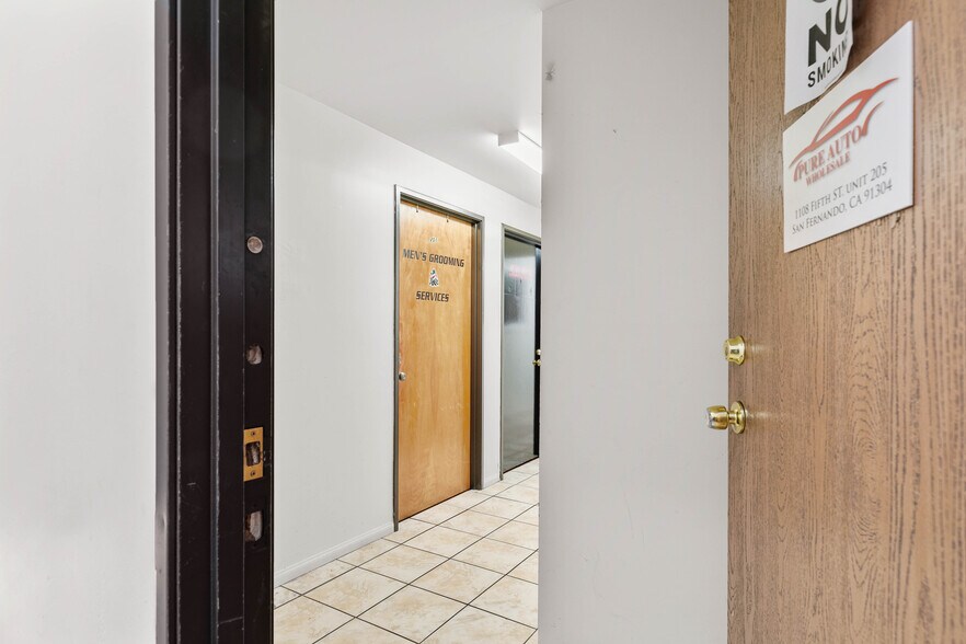 More Photos Of 1108 5th St, San Fernando Storefront Retail Office For Sale