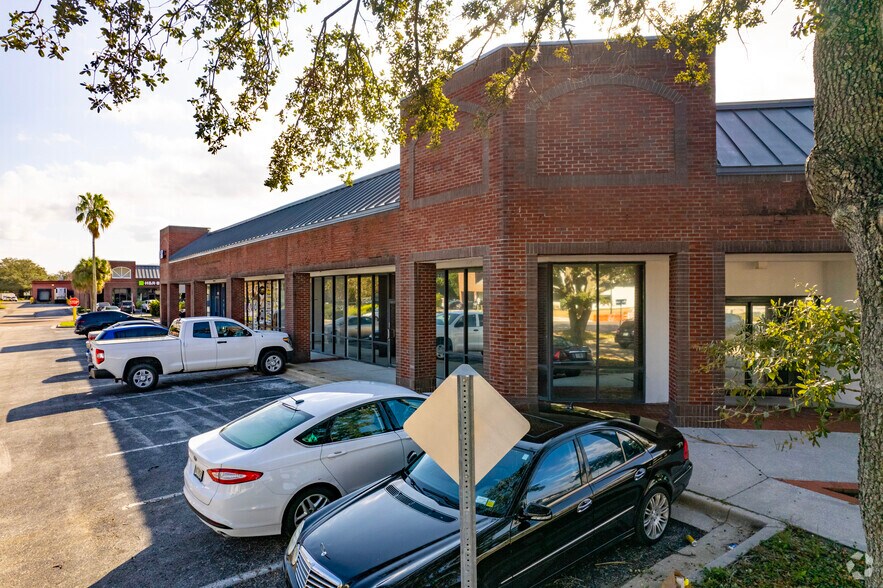 More Photos Of 2604-2682 E Fowler Ave, Tampa Unknown For Lease