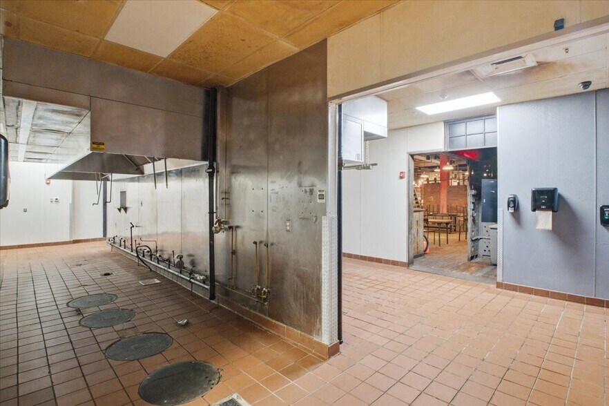 More Photos Of 301 Franklin St, Buffalo Restaurant For Sale