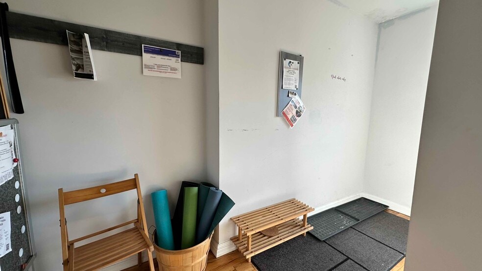 More Photos Of 501-509 Hicksville Rd, Massapequa Loft Creative Space For Lease